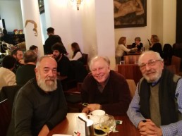 Reunión en el Círculo de Bellas Artes de Madrid de José Luis Raymond, AAPEE, Jean-Guy Lecat, OISTAT y José Luis Ferrera, OISTAT España, planificando actividades de 2019.