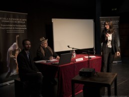 Pedro Moreno (AAPEE y Academia) presentando su ponencia Metodología en el ámbito de la Escenografía.