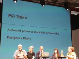 Expositores del Proyecto Los Derechos de Autor de los Diseñadores Escénicos: José Luis Ferrera, Presidente de OISTAT España, Elisa Sanz, Presidenta de la AAPEE, Alexander Voronyuk, Asesor legal, MasakoSazanami, representante de la JTT, Asociación Japonesa de Diseñadores Escénicos y Técnicos y Fiona Watt, representante de la SBTD, Asociación Británica de Diseñadores Escénicos.