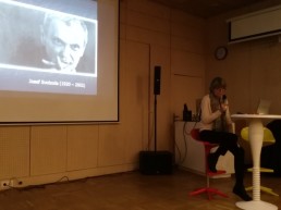 Christine Richier, presentando su ponencia Josef Svoboda, poète de l’immatériel.