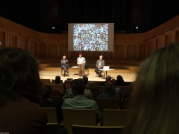 Pamela Howard en conversación con Jean-Guy Lecat y Michael Ramsaur.