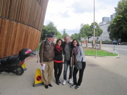 José Luis Ferrera, Claudia Suárez Olivares con Nadia Moroz y su esposo.